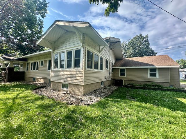 305 S Chestnut Street, Jefferson, IA 50129