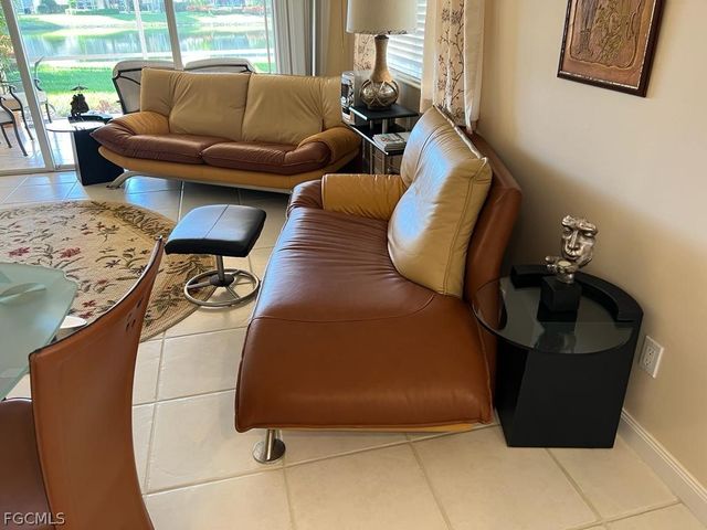 3013 Futuna LN, Naples, FL 34119