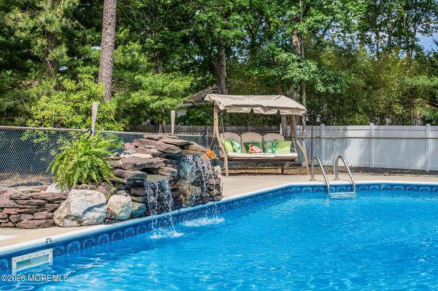 208 Quail Lane S, Lanoka Harbor, NJ 08734