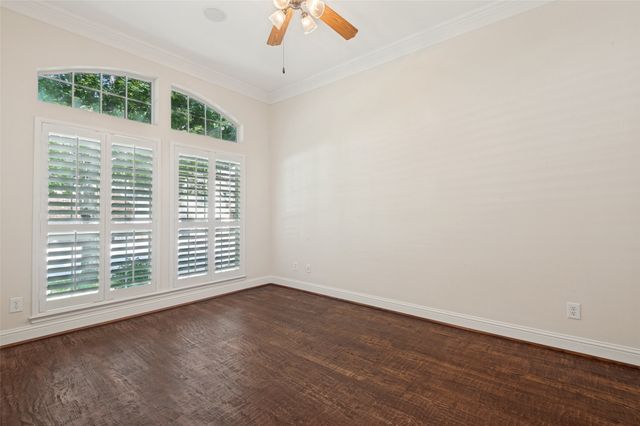 828 Spring Creek Drive, Grapevine, TX 76051