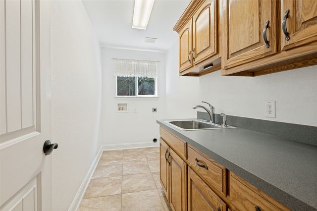 828 Spring Creek Drive, Grapevine, TX 76051