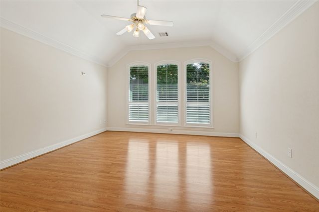 828 Spring Creek Drive, Grapevine, TX 76051