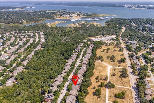 828 Spring Creek Drive, Grapevine, TX 76051