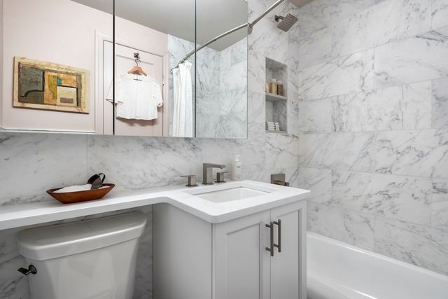 155 W 68th St Apt 919, New York City, NY 10023