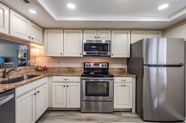107 LAKEVIEW PLACE 7, Oldsmar, FL 34677