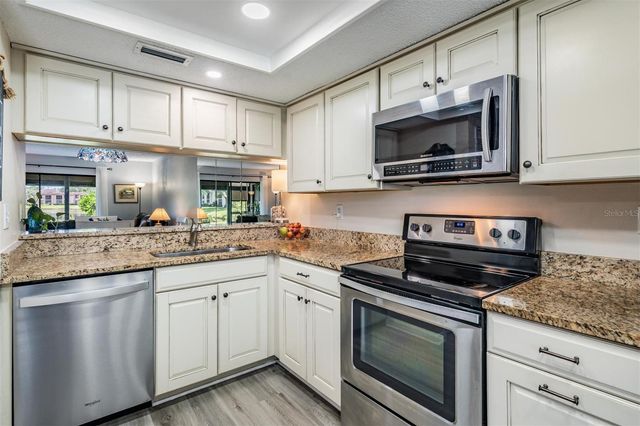 107 LAKEVIEW PLACE 7, Oldsmar, FL 34677