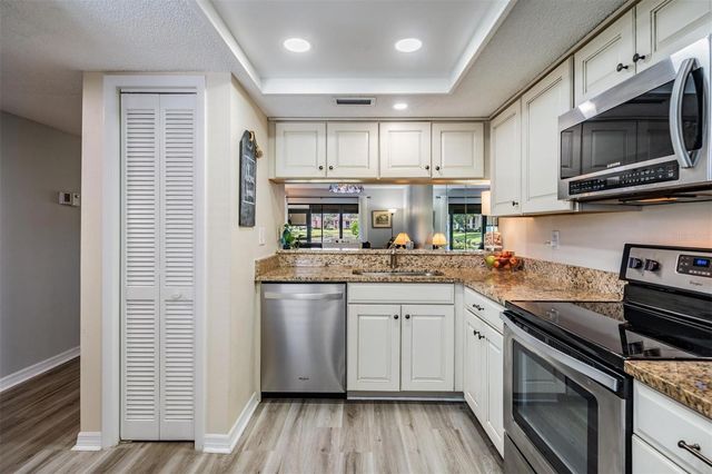107 LAKEVIEW PLACE 7, Oldsmar, FL 34677