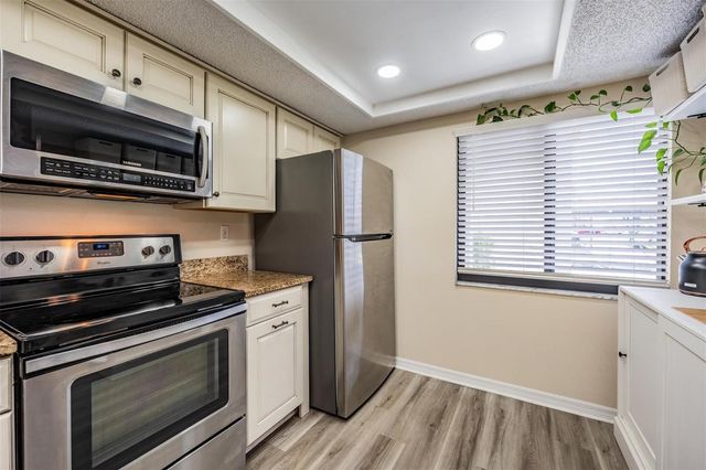 107 LAKEVIEW PLACE 7, Oldsmar, FL 34677
