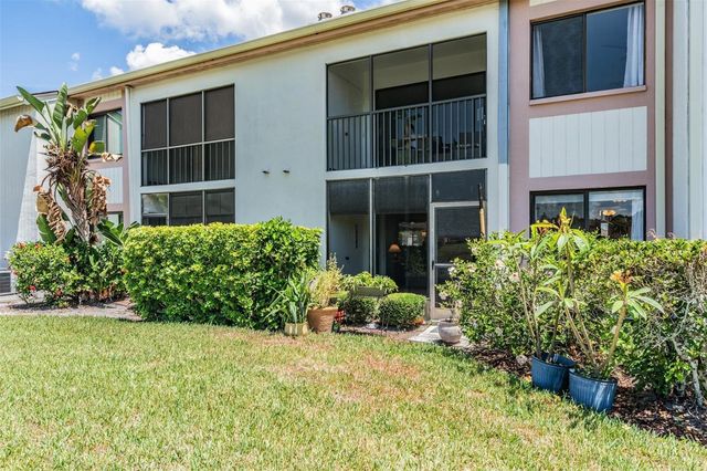 107 LAKEVIEW PLACE 7, Oldsmar, FL 34677