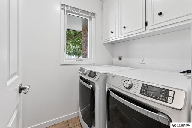 638 S 215th Street, Omaha, NE 68022