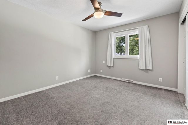 638 S 215th Street, Omaha, NE 68022