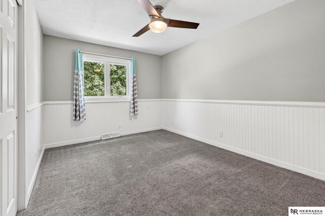 638 S 215th Street, Omaha, NE 68022