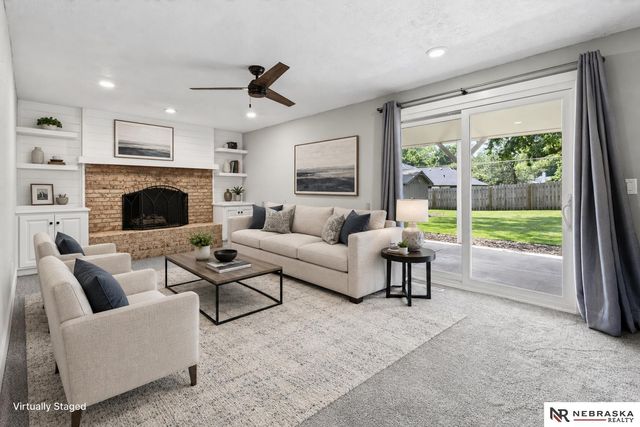 638 S 215th Street, Omaha, NE 68022