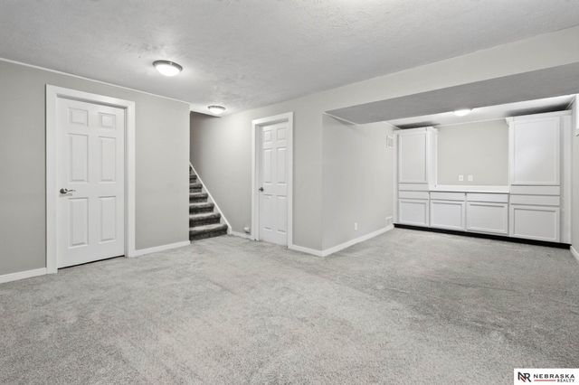 638 S 215th Street, Omaha, NE 68022