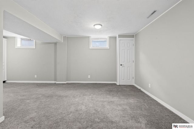 638 S 215th Street, Omaha, NE 68022