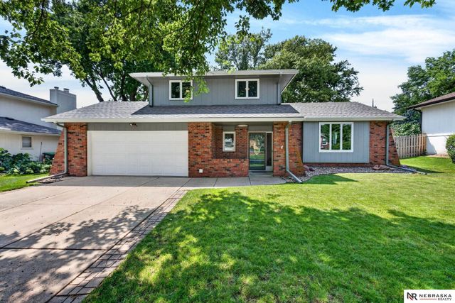 638 S 215th Street, Omaha, NE 68022