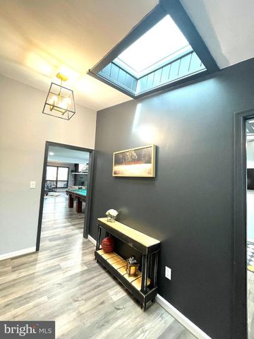 285 LAKE SHORE DR, Oakland, MD 21550