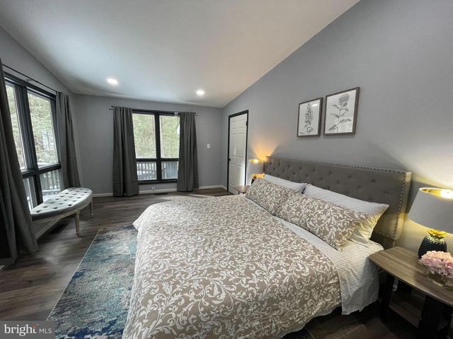 285 LAKE SHORE DR, Oakland, MD 21550