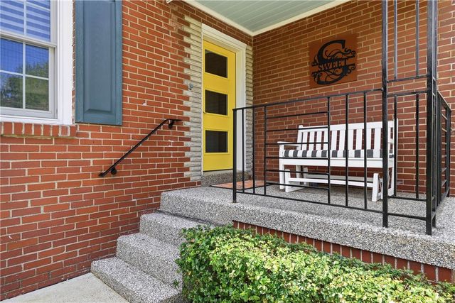 1285 CEDAR BLVD, Mt Lebanon, PA 15228