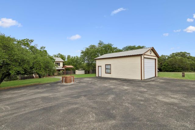 25420 Cove DR, Spicewood, TX 78669