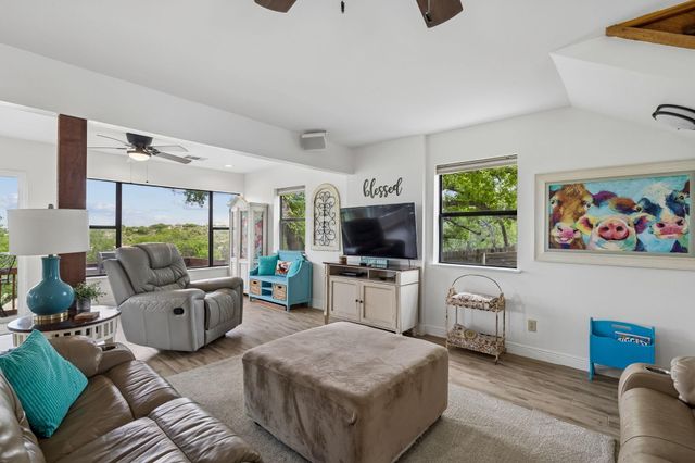 25420 Cove DR, Spicewood, TX 78669