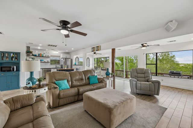 25420 Cove DR, Spicewood, TX 78669