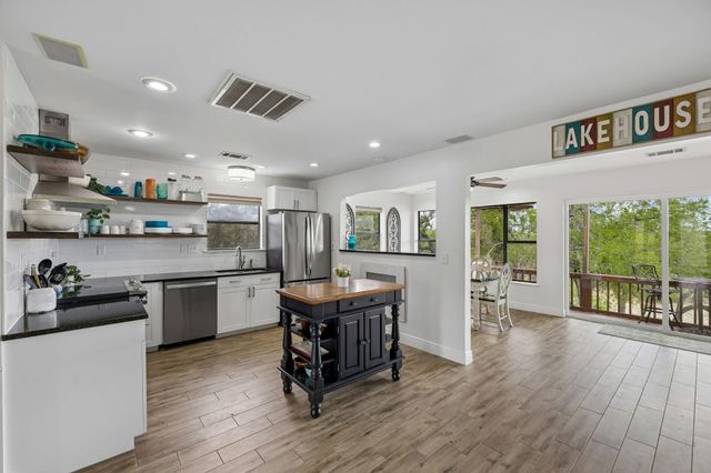 25420 Cove DR, Spicewood, TX 78669