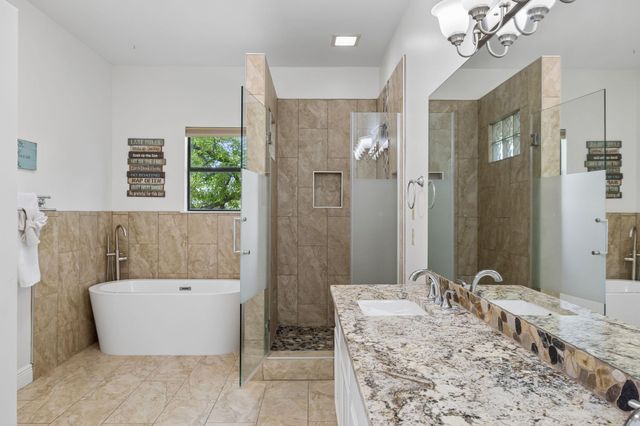 25420 Cove DR, Spicewood, TX 78669