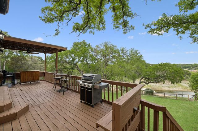 25420 Cove DR, Spicewood, TX 78669