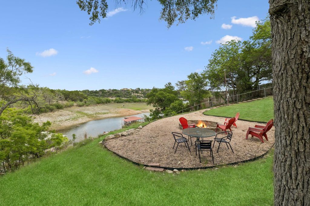 25420 Cove DR, Spicewood, TX 78669