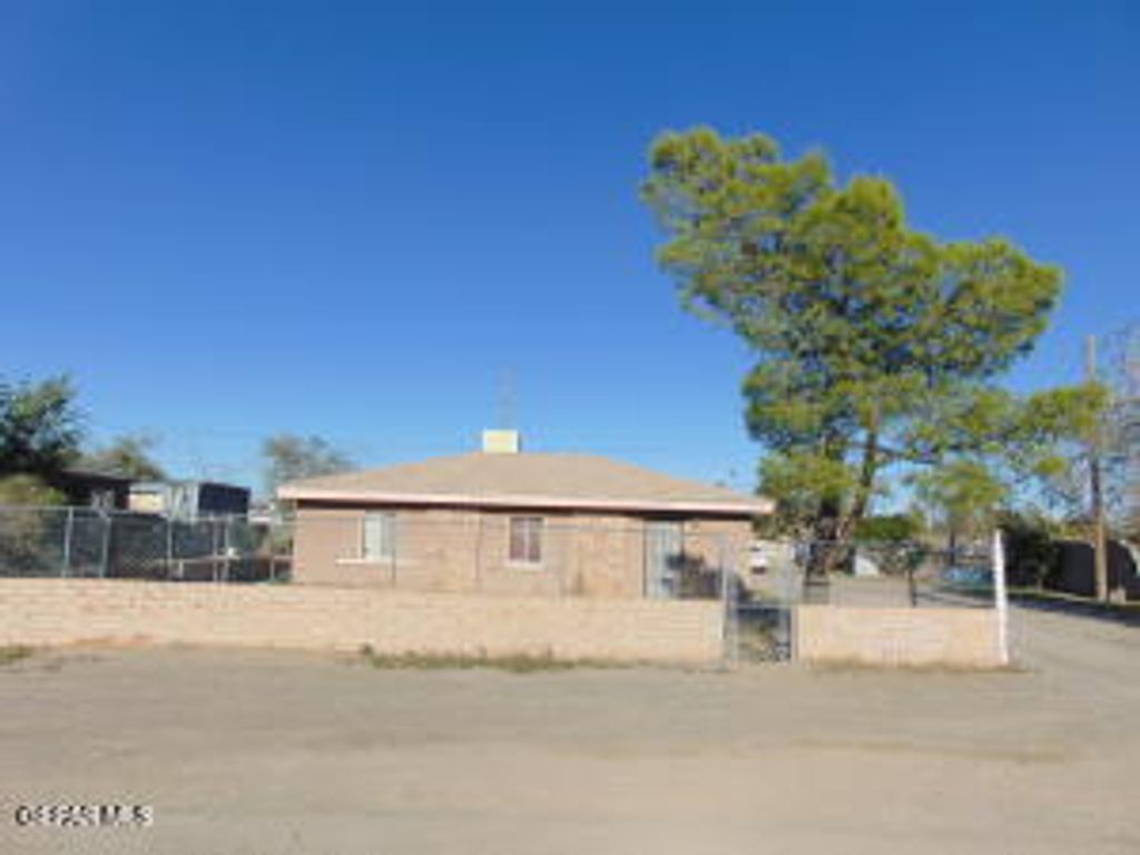 9979 Morocco Circle, Socorro, TX 79927