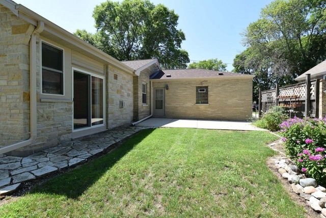 4230 S Packard AVENUE, Saint Francis, WI 53235