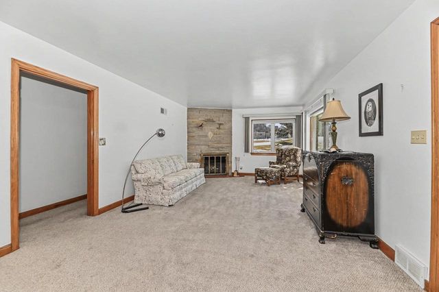 4230 S Packard AVENUE, Saint Francis, WI 53235