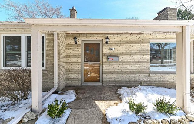 4230 S Packard AVENUE, Saint Francis, WI 53235
