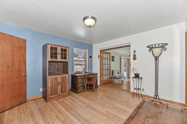 4230 S Packard AVENUE, Saint Francis, WI 53235