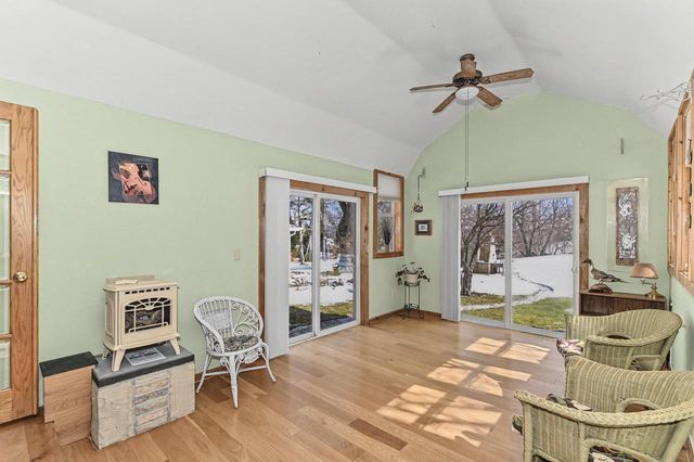 4230 S Packard AVENUE, Saint Francis, WI 53235