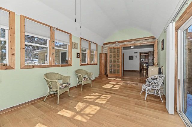 4230 S Packard AVENUE, Saint Francis, WI 53235