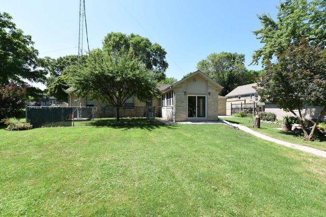 4230 S Packard AVENUE, Saint Francis, WI 53235