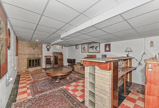 4230 S Packard AVENUE, Saint Francis, WI 53235