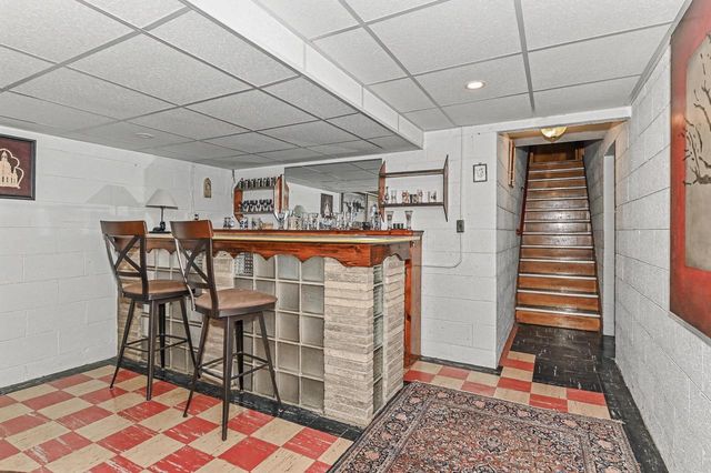 4230 S Packard AVENUE, Saint Francis, WI 53235