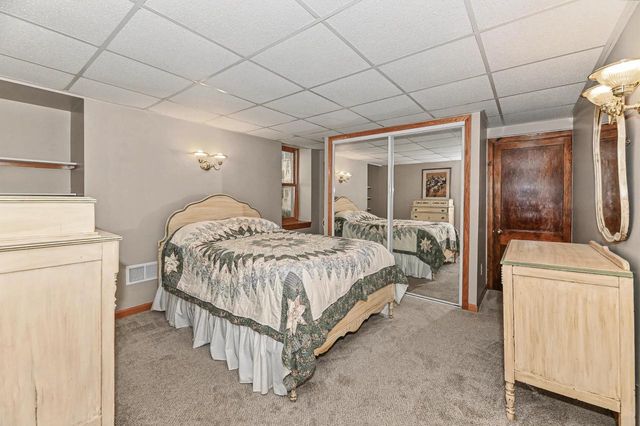 4230 S Packard AVENUE, Saint Francis, WI 53235