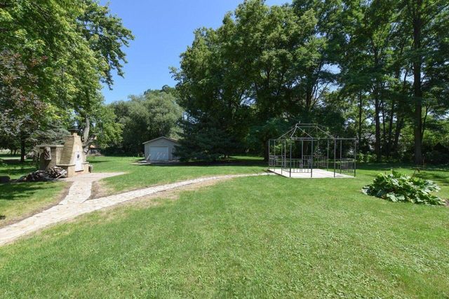 4230 S Packard AVENUE, Saint Francis, WI 53235