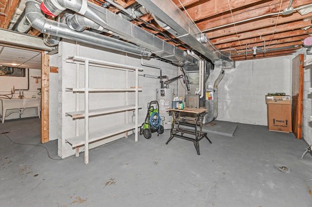 4230 S Packard AVENUE, Saint Francis, WI 53235