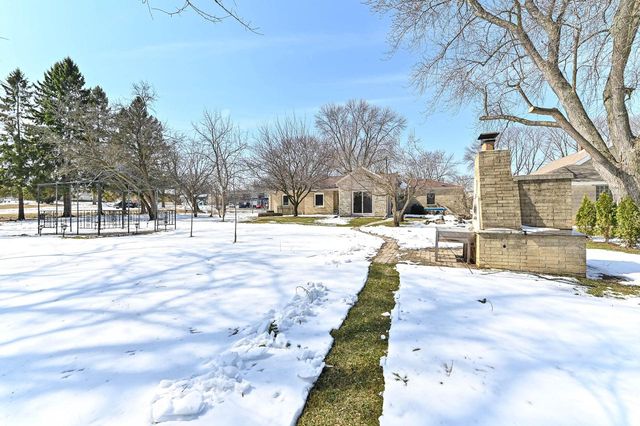 4230 S Packard AVENUE, Saint Francis, WI 53235