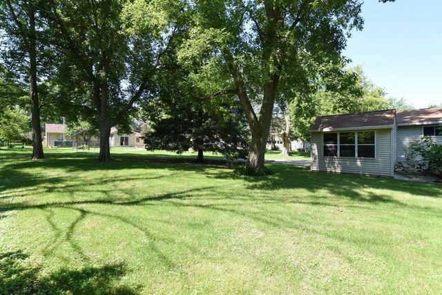 4230 S Packard AVENUE, Saint Francis, WI 53235