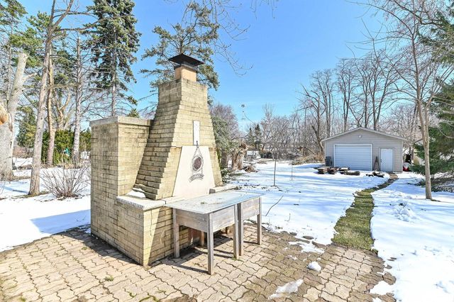 4230 S Packard AVENUE, Saint Francis, WI 53235