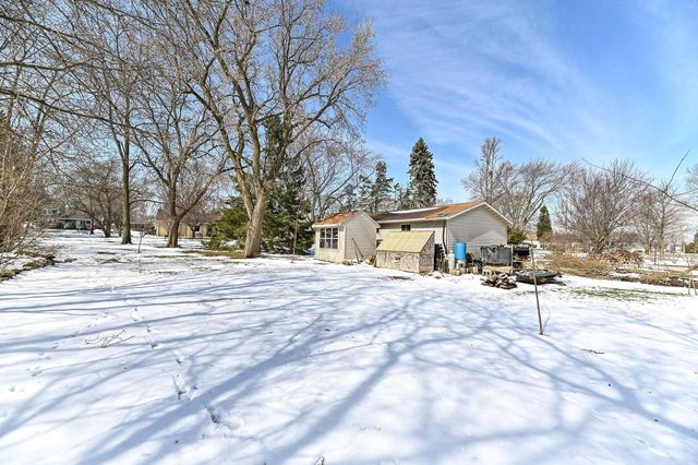 4230 S Packard AVENUE, Saint Francis, WI 53235