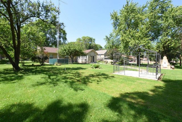 4230 S Packard AVENUE, Saint Francis, WI 53235