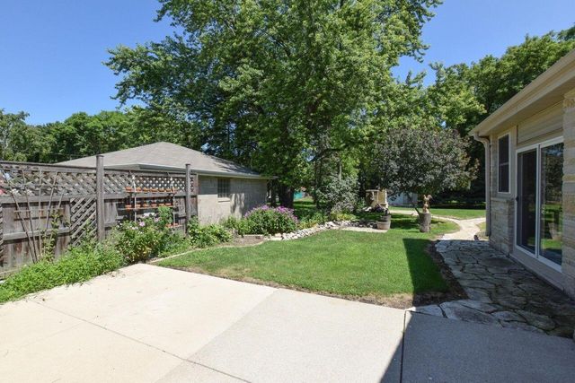 4230 S Packard AVENUE, Saint Francis, WI 53235