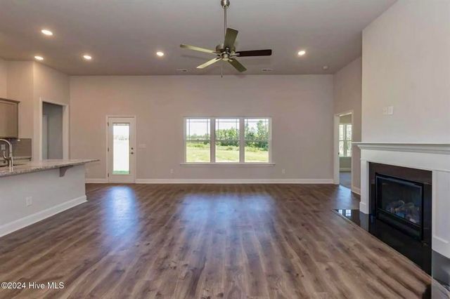 162 Seashore Street, Grimesland, NC 27837